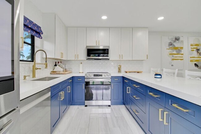 Building Photo - 110 N Delaware Blvd