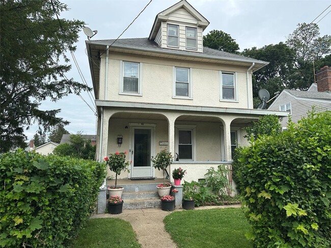 Building Photo - 61 Nassau Ave