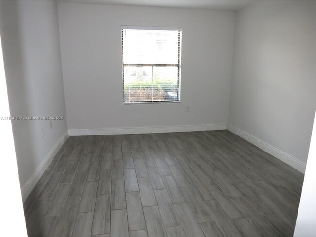 Building Photo - 10440 SW 156th Ct