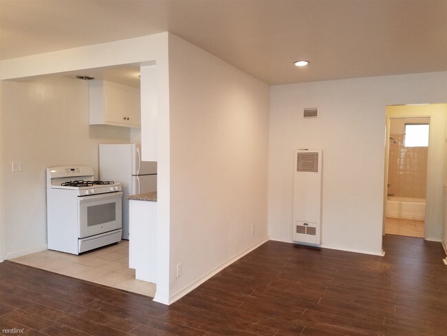 Foto del edificio - 244 S Occidental Blvd