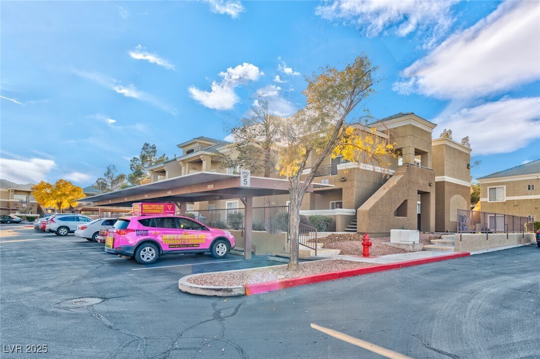 Foto principal - 8070 W Russell Rd