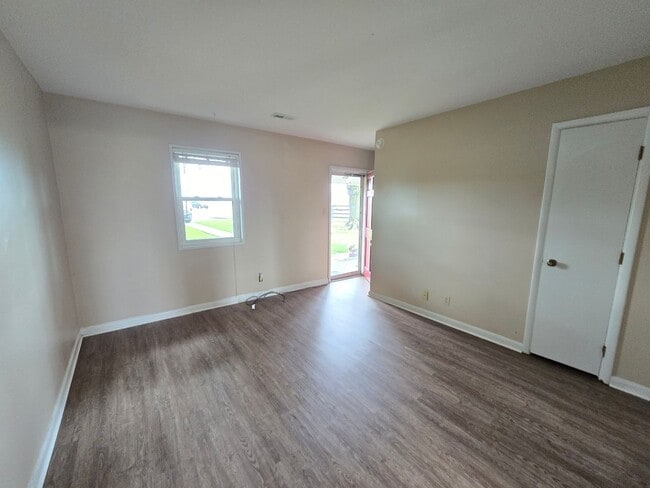 Building Photo - 3400 Taylorsville Rd