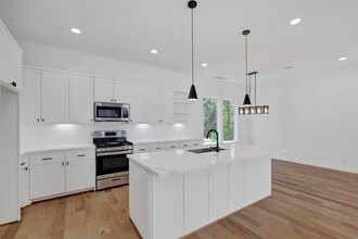 Building Photo - 9426 Campbell Rd