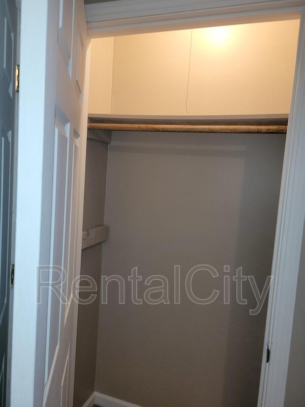Building Photo - 115 Burks Pl