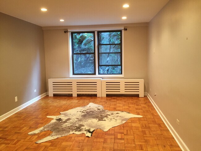 Livingroom - 5235 Post Rd