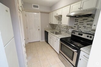 Building Photo - 806 Courtenay Pl