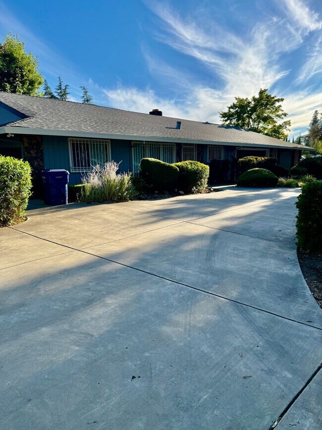 Foto del edificio - 4108 Auburn Blvd
