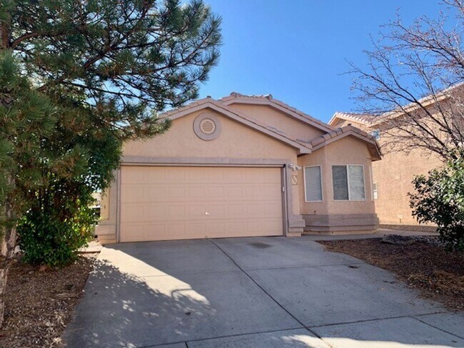 Building Photo - NE Heights 3 bedroom