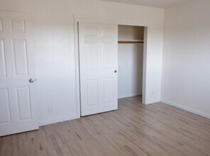 Building Photo - Skyview Apartments