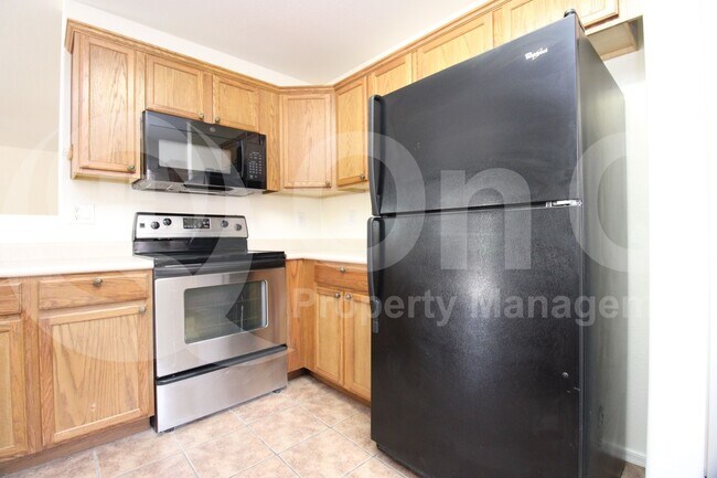 Foto del edificio - 43902 W Magnolia Rd