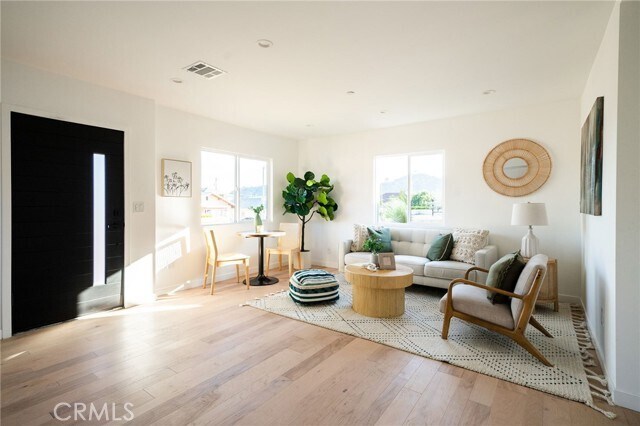 Foto del edificio - 2681 Roseview Ave