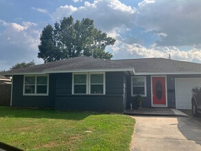 Building Photo - 5011 Lawndale Ave