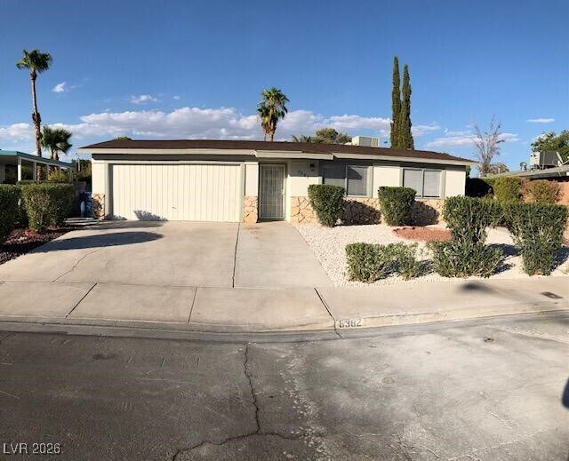 Building Photo - 6382 Creston Ave