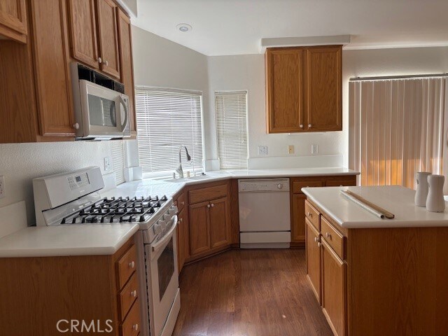 Foto del edificio - 1066 Birch Ln