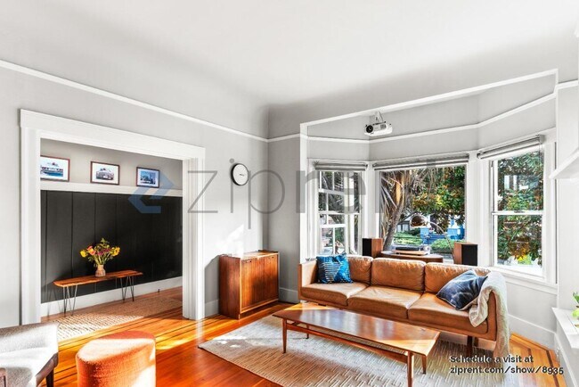 Building Photo - 652 54th St