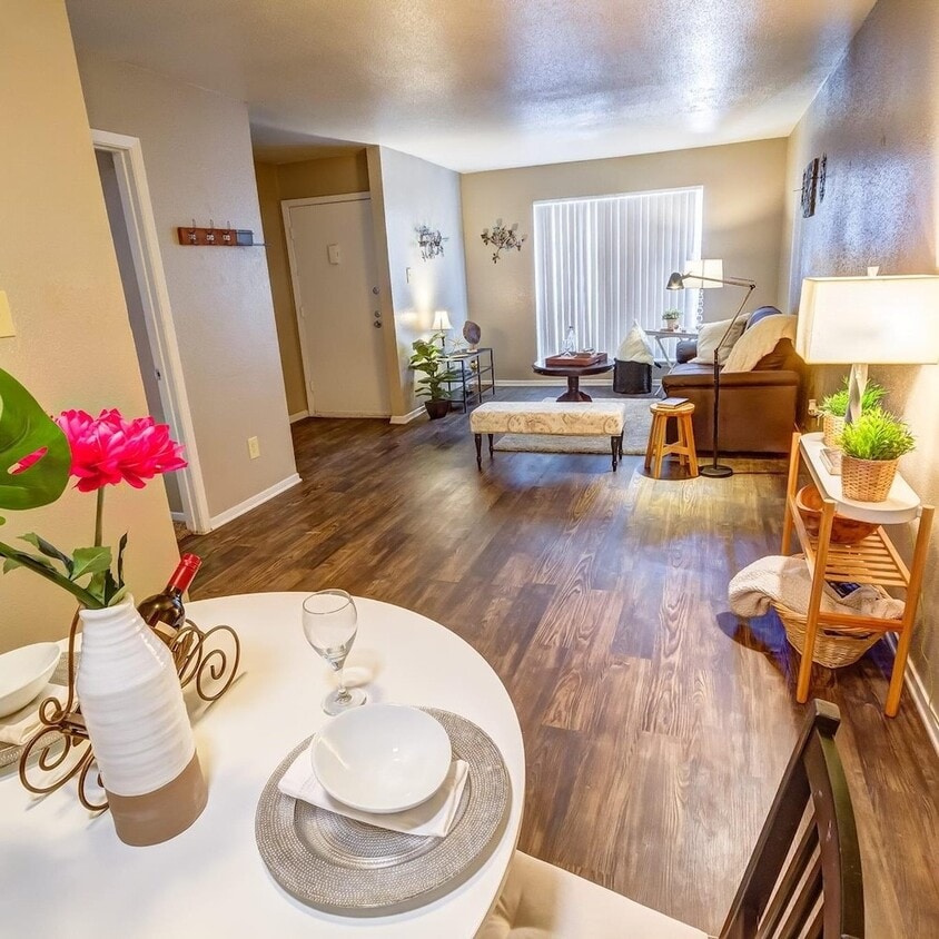 Foto principal - 480 W Parker Rd