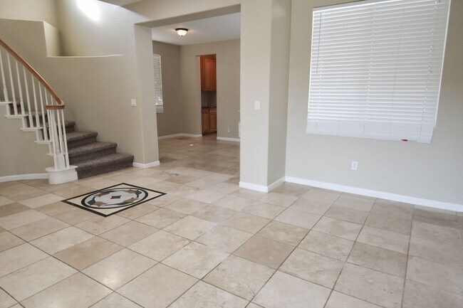Building Photo - 1725 Dover Cir