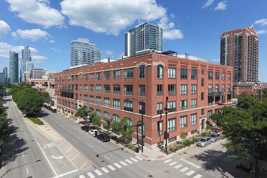 Foto principal - 1727 S Indiana Ave
