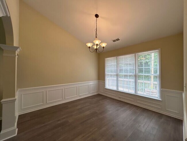 Building Photo - T.R. Lawing Realty Property