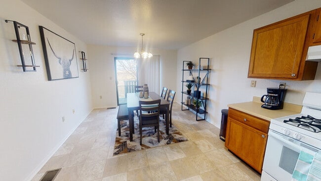 Foto del edificio - 393 Mickelson Ct