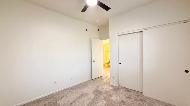 Building Photo - 807 W Sunset Ave
