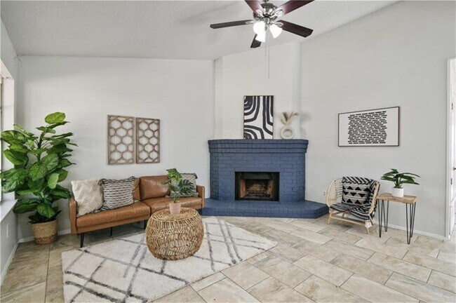 Foto del edificio - 517 Greenlawn Blvd