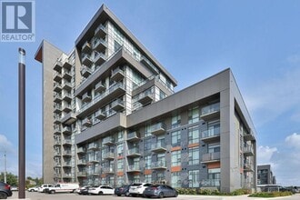 Building Photo - 450-450 Dundas St E