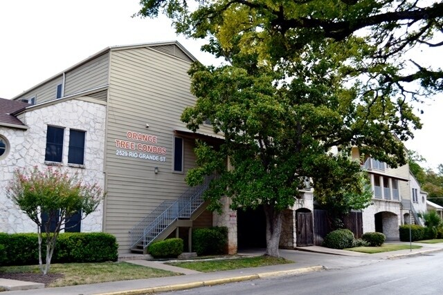 Foto del edificio - Infamous Orange tree condos. 2 blocks from...