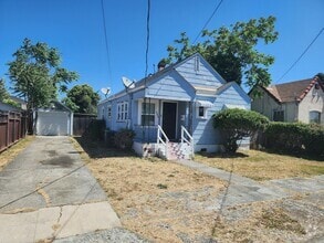 Building Photo - 228 Cassady St