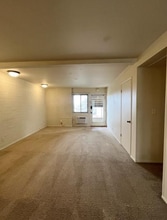 Building Photo - 599 Darwin St