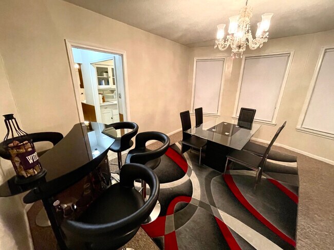 Foto del edificio - 2227 Pleasant Ave