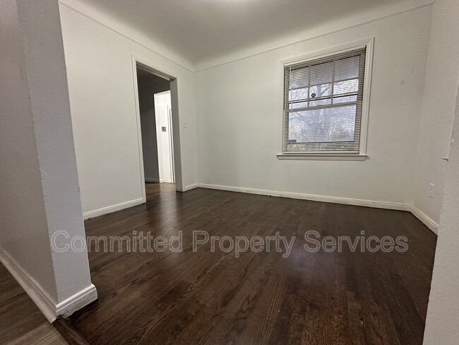 Foto del edificio - 12321 Elmdale St