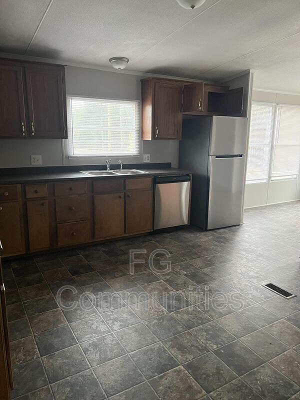 Foto del edificio - 1547 Race Path Church Rd