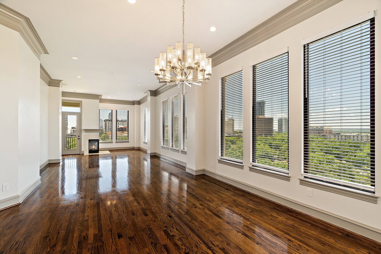 Rienzi at Turtle Creek Apartments in Dallas, TX