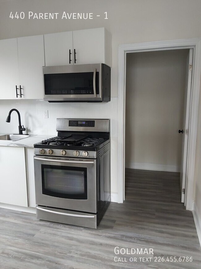 Photo du bâtiment - Renovated 1-Bedroom