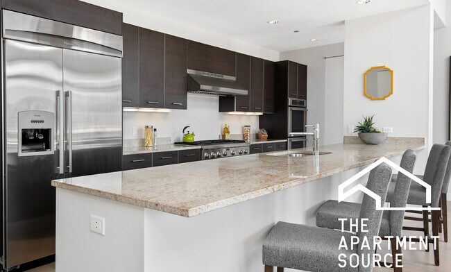 Building Photo - 910 W Huron St