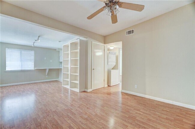 Building Photo - UT condo for lease