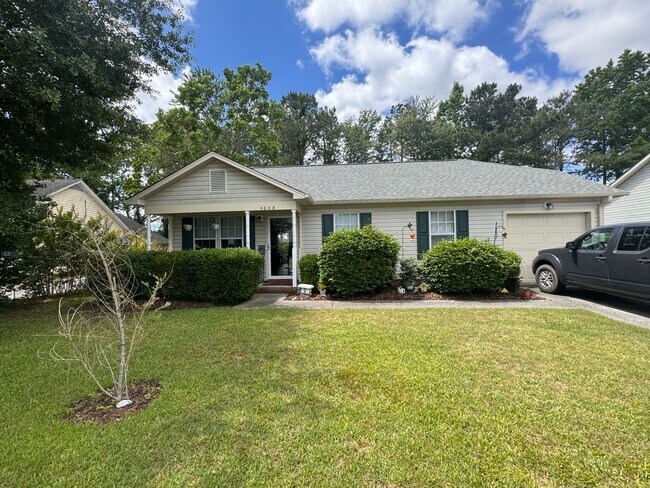 Foto del edificio - 3 Bedroom 2 bath 1 car garage with Fully F...