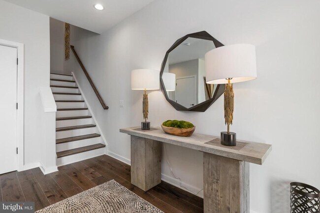 Building Photo - 3210 Birchview Walk