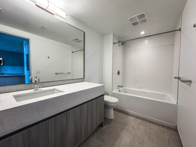 Building Photo - 2700 SW 29th Ave