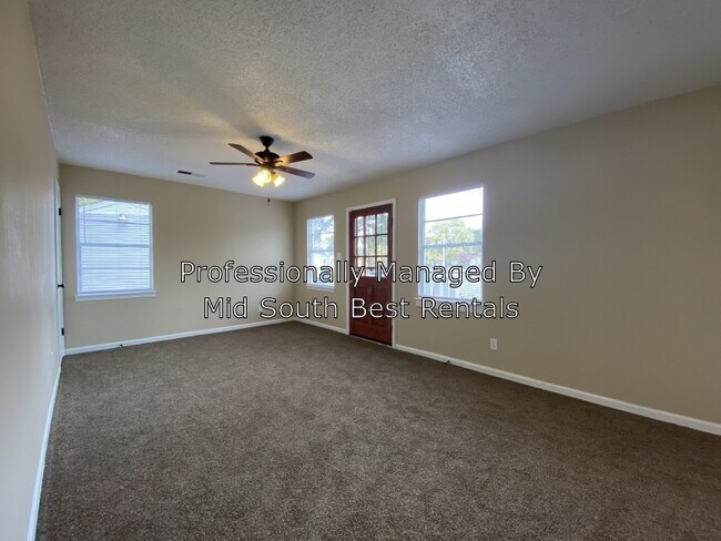 Building Photo - 4383 Beacon Hill Dr
