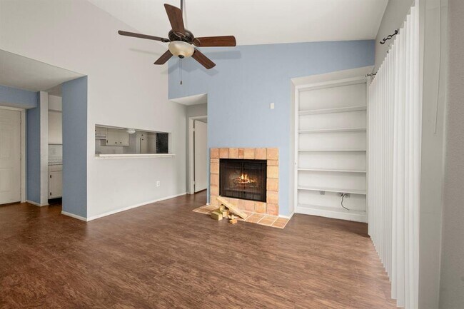 Foto del edificio - 6701 Sands Point Dr
