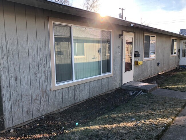 Building Photo - 28-30 E. Courtland