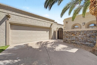 Building Photo - 8407 E Del Camino Dr