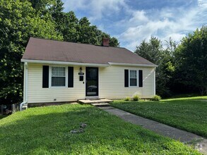 Building Photo - 2305 Cherokee Ln
