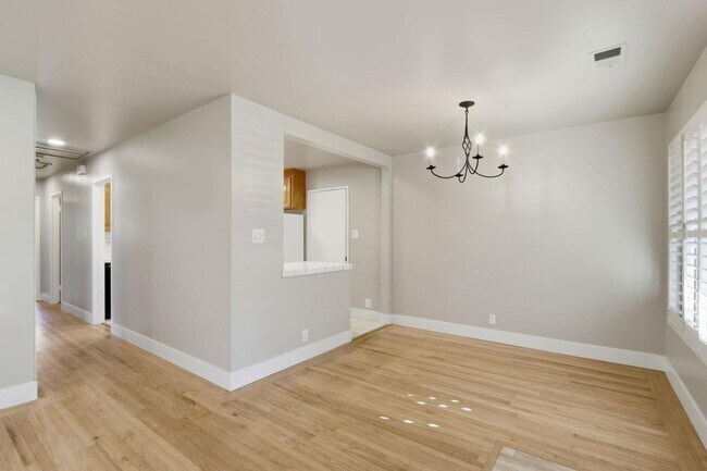 Foto del edificio - 2682 Coit Dr