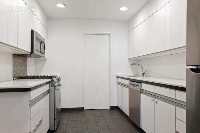 Foto del edificio - 21 E 93rd St