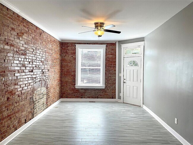 Foto del edificio - 5011 Devonshire Ave