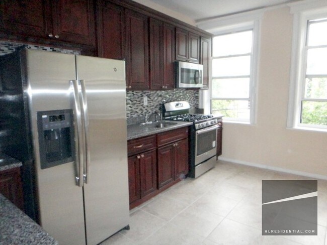 Building Photo - 2425 23rd St
