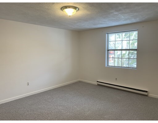 Building Photo - 4 Viking Ct
